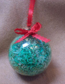 Craft a Christmas ball ornament with free craft instructions from Craft Elf